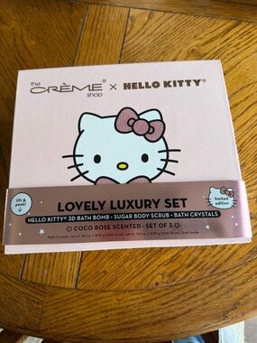 The Crème Shop x Hello Kitty Lovely Luxury Bath Set - Pink